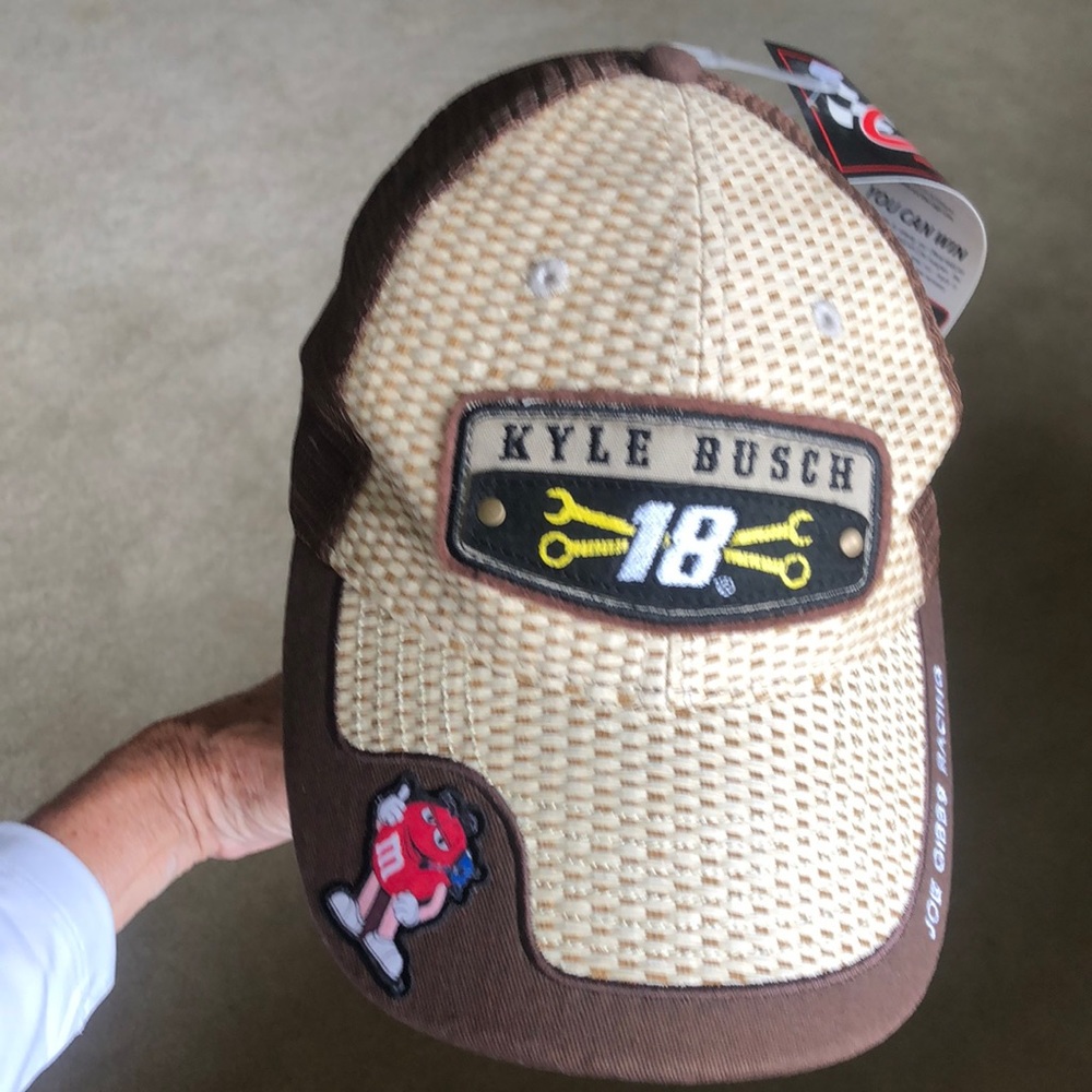New! Racing Kyle Busch NASCAR 18 Hat